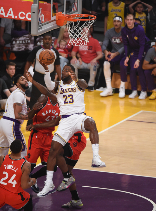 伤病波动与 伤病波动与