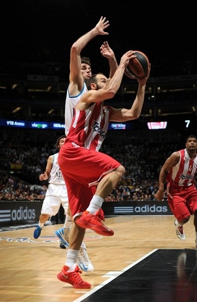 借助相对更 借助相对更